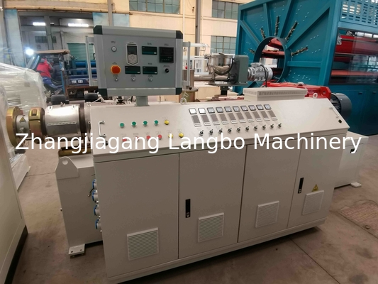 Ligne de production de machine d'extrusion pour la fabrication de tuyaux, tubes et flexibles d'irrigation goutte à goutte agricole en PVC plastique pour le drainage de l'eau