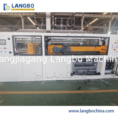 Équipement de fabrication de tubes de conduit électrique en PVC, chaîne de production complète d'extrusion de tubes en PVC