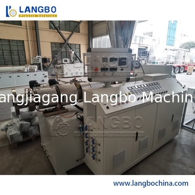 Équipement de fabrication de tubes de conduit électrique en PVC, chaîne de production complète d'extrusion de tubes en PVC