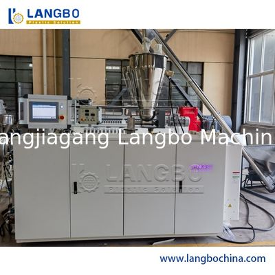 Machinerie pour la fabrication de tubes rigides de câblage électrique