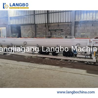 Machinerie pour la fabrication de tubes rigides de câblage électrique