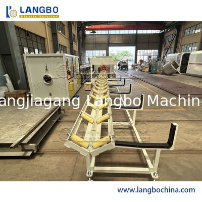 Machinerie pour la fabrication de tubes rigides de câblage électrique