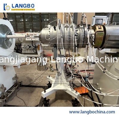 Ligne chaîne d'extrusion de tuyau d'UPVC/PVC de production en plastique complètement automatique de tuyau