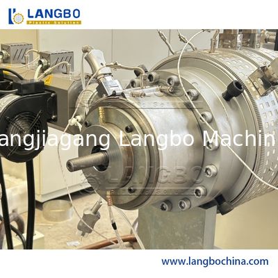 Fabrication de tubes en plastique à extrusion de conduits en PVC