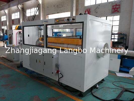 Ligne machine d'extrusion de tuyau de PVC de la capacité élevée 380V 50HZ 3P d'expulsion en plastique de tuyau