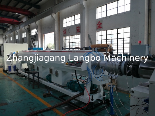 Ligne machine d'extrusion de tuyau de PVC de la capacité élevée 380V 50HZ 3P d'expulsion en plastique de tuyau