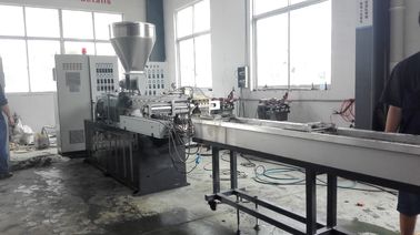 Machine en plastique de amélioration de production de tuyau de Gridding mou de fibre, boudineuse à vis de jumeau de PVC