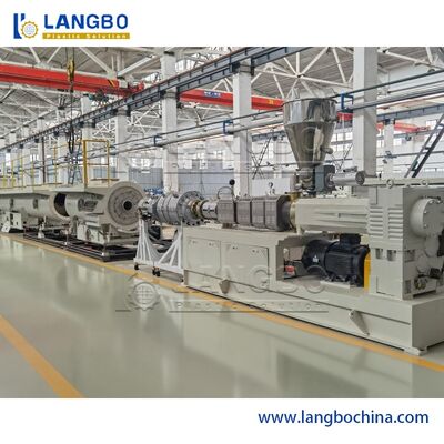 ligne d'extrusion de tuyau de PVC de la capacité 150KG/High avec la poussière/Chip Free Cutting System