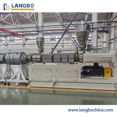 ligne d'extrusion de tuyau de PVC de la capacité 150KG/High avec la poussière/Chip Free Cutting System