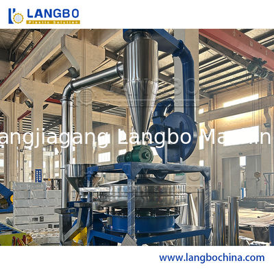 Broyeur de plastique pour le broyage de tuyaux en PVC usagés