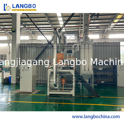 Le prix de la machine de fraisage à pulvérisation en PVC