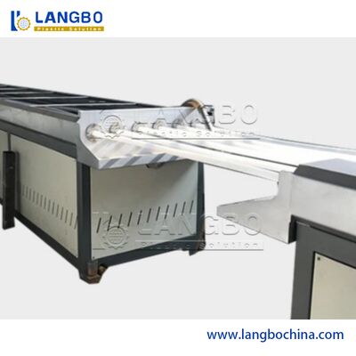 Ligne de production de médias MBBR améliorant la capacité de traitement des eaux usées Conception d'économie d'énergie