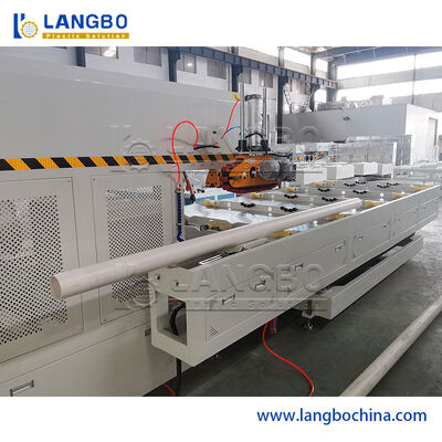 Machine automatique de prise de tuyaux en PVC