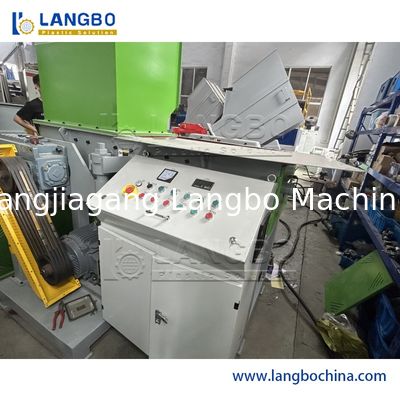 Broyeur à arbre unique pour déchets plastiques, palettes en bois, tuyaux en PEHD, tissu, film, machine de recyclage