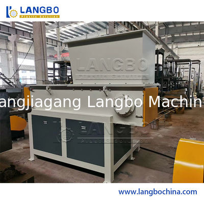 Broyeur de recyclage de tuyaux en plastique PEHD, de morceaux de PVC, de purge, de plaques et de palettes en bois