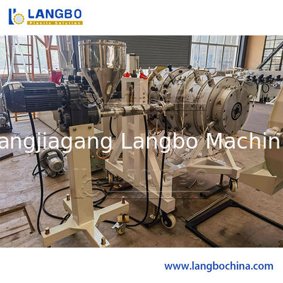 Machine de fabrication par extrusion de tuyaux en plastique HDPE PPR / Ligne de production d'extrudeuse de tuyaux PE