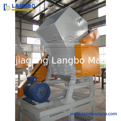 Crusher en plastique pour PVC PE tuyaux ondulés Tubes plateaux palettes Pet PVC PC EVA ABS Matériaux quotidiens Crushing déchiquetage machine de déchiquetage