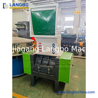 Broyeur de déchets Machine à broyer les flocons, les morceaux, les feuilles, les tuyaux, les matériaux, les déchets, la production de broyage, machine de recyclage du plastique PP PE Pet Bouteilles de film de déchets