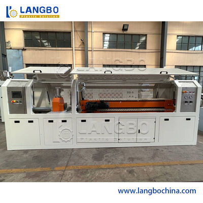 Ligne en plastique d'extrusion de profil de PVC de 20 M pour la fabrication de tuile de coin de plafond de mur