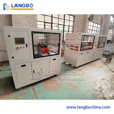 Ligne à haute production capacité d'extrusion de profil de PVC de la taille 250KG/H de profil de 300MM