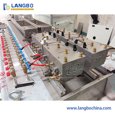 Ligne d'extrusion de profil de PVC 150KG/H avec l'économie d'énergie de contrôle d'écran tactile de PLC