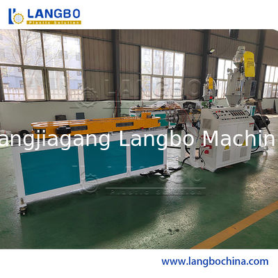Ligne de production de tuyaux ondulés simple paroi en plastique Machine plastique