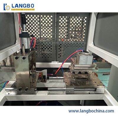 Extrudeuse de profilés en PVC de 55 kW pour une extrusion de profilés lisse et précise