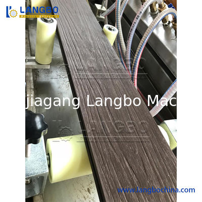Ligne 100 d'extrusion de profil de la CE WPC - capacité de production 150KG/H élevée