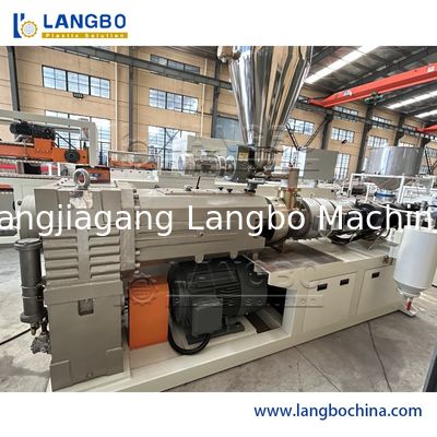 Plastique UPVC PVC plafond gouttière câble tronçon fenêtre porte cadre panneau mural planche creuse coin perle WPC revêtement de sol Profil de production d'extrusion