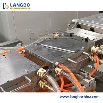 Ligne conception d'extrusion de profil de PVC/WPC de vis de double de moteur de