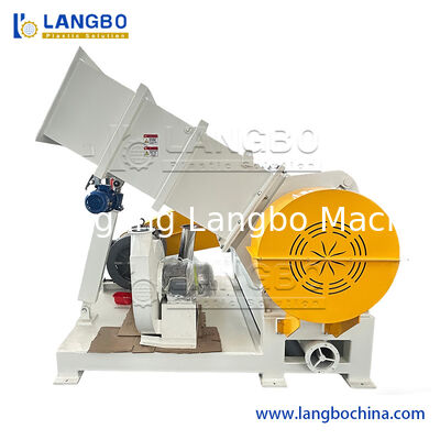 Concasseur de plastique verticale puissant pour tuyaux en PVC PP HDPE LDPE PE Pet Bottle Crushing avec une capacité de production de 100 à 2000 kg/h