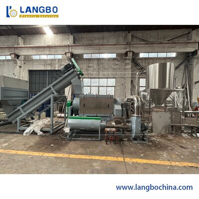 Ligne de recyclage PET d'une capacité de 300-5000 kg/h avec une taille de flocon de 14 mm et une tension de 380 V pour le recyclage des bouteilles PET