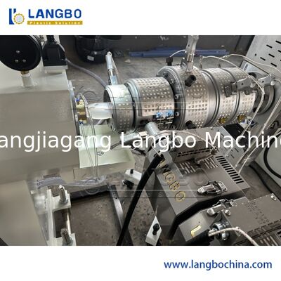 Ligne d'extrusion de tuyaux PPR de 63 à 150 mm et système de fabrication de tuyaux PPR rentable