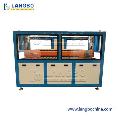 Performance anti-corrosion Surface lisse 2 mm PVC Meubles planche à gazon bordure de bande de production