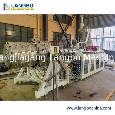 Extrudeuse de tuyaux de drainage d'eau en PVC plastique pour la fabrication de tuyaux ondulés