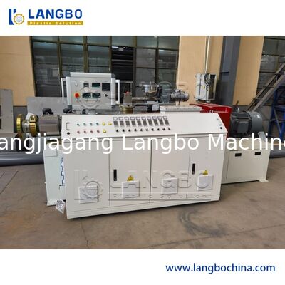 Ligne d'extrusion de tuyaux en PVC et machine de fabrication