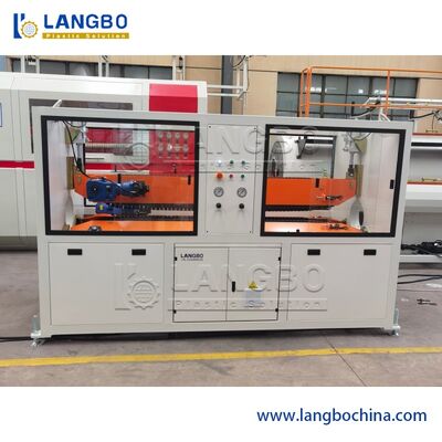 Machine de fabrication de tuyaux en PVC de 75 à 250 mm 55 kW/75 kW Moteur 600 à 800 kg/h Capacité