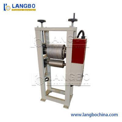 Machine d'extrusion de profilés WPC en bois-plastique, pour fenêtres, cadres de porte, terrasses, panneaux muraux, sols, clôtures, bandes d'étanchéité, feuilles creuses en PC