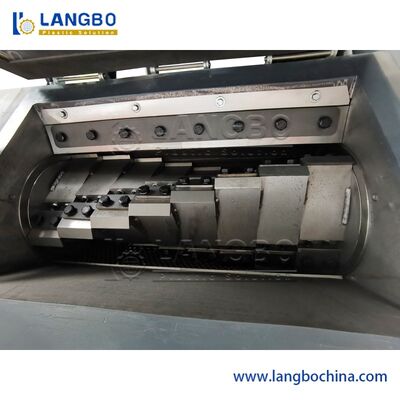 Machine de déchiquetage de concasseur de plastique Pet Concasseur de bouteille de plastique Machine de découpe de corde de plastique