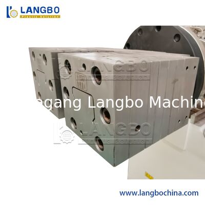 Extrudeuse à double vis conique à profil de tronc de câble en PVC à profil de canal de conduit machine de fabrication d'extrusion