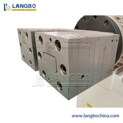 Ligne d'extrusion de profil de câble de tronçon de matériau en PVC en plastique à chaud