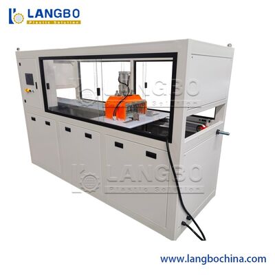 Extrudeuse conique à double vis entièrement automatique pour panneaux de sol creux et pleins en PE, PVC, bois-plastique, portes larges et clôtures de jardin