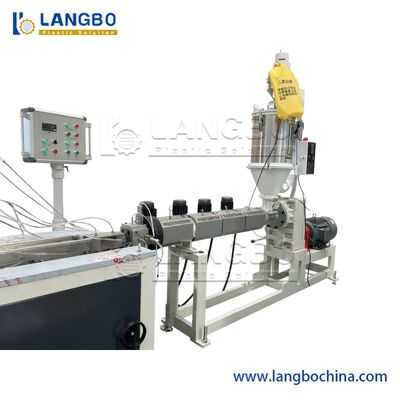 Machine d'extrusion de profil pour la production de porte-étiquettes de prix en plastique PVC pour supermarchés, porte-étiquettes de gondole, porte-étiquettes de prix de vente au détail, autocollants de prix