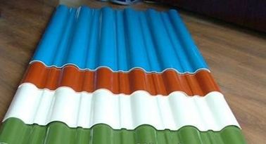 Machine de fabrication de profilés en PVC industriel pour les profils personnalisés