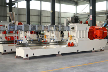 Tube en plastique de vis simple faisant la machine, ligne adaptée aux besoins du client d'extrusion de tuyau de PE