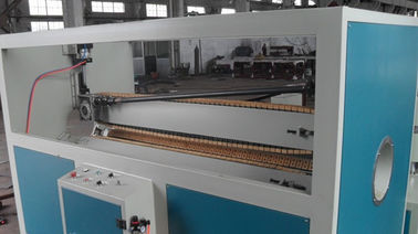 Ligne durable d'extrusion de tuyau de PPR avec deux Caterpillar et transport multi de Caterpillar outre de la machine
