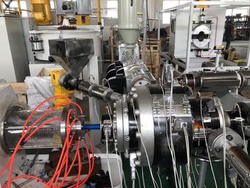 Ligne en plastique d'extrusion de tuyau de Ppr de fibre de verre avec simple - conception de vis