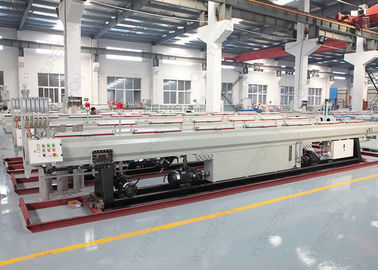 Grand Capataiy vide en plastique à grande vitesse de calibrage de tuyau de Ppr de HDPE de machine de tuyau d'OIN
