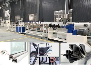 Machine de profil de PVC avec l'extrusion de scellage flexible en caoutchouc de bande pour la porte
