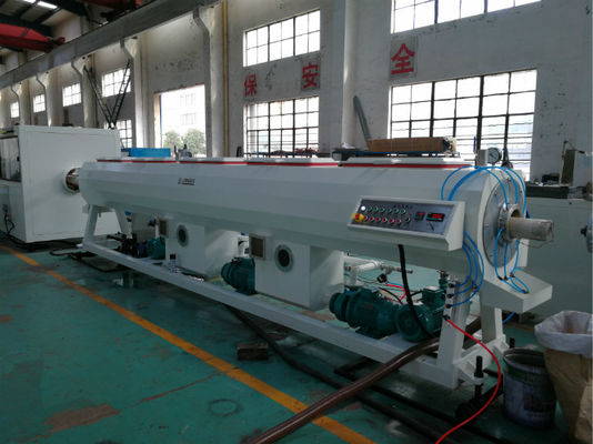 Tube de PVC faisant la machine, extrudeuse de tuyau de PVC, boudineuse à vis jumelle conique